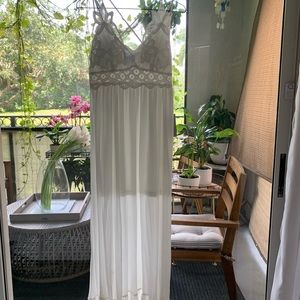 XL but runs smaller. NWT